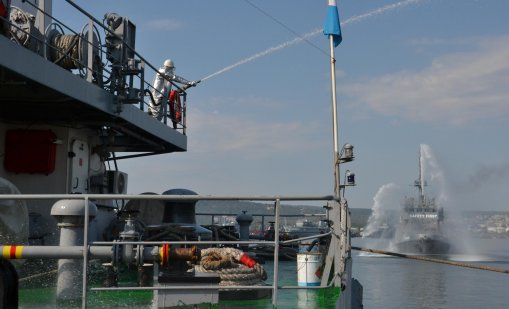 "Бриз 2025": Посрещнаха Росен Желязков на Морската гара с военен ритуал