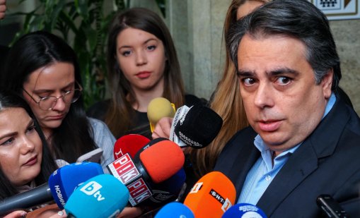 Асен Василев за бюджета: Чуда се дали това е наглост, или некомпетентност 