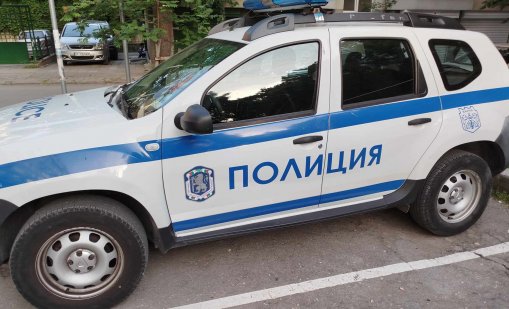 Задържаха двама варненци, незаконно проникнали в автомобил