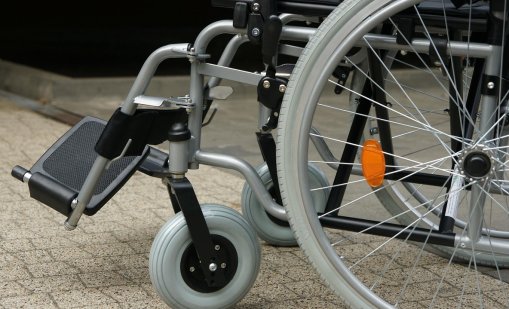 Майка на дете с увреждане от Варна: Хората над 18 години практически изчезват от системата