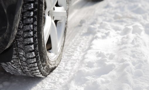 Зимата идва: Как да подготвим автомобила си за сняг? 