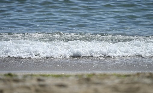 Проверяват морската вода по Черноморието след атаката срещу контейнеровоз