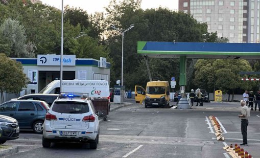 Микробус се взриви на бензиностанция в Бургас