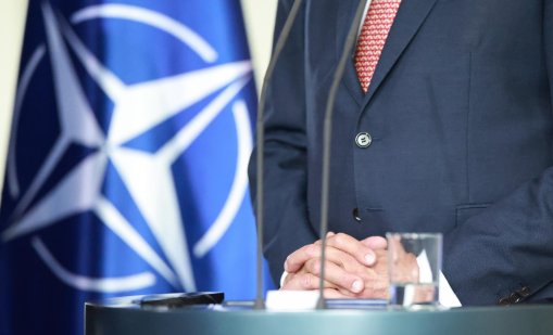 Полша задейства член 4 от Договора за НАТО, какво гласи той?