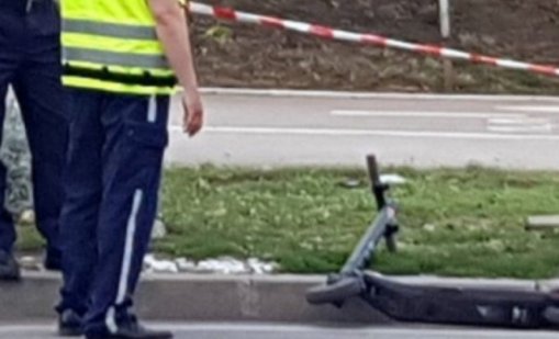 Тротинеткаджия е потрошен след удар с автомобил центъра на Варна