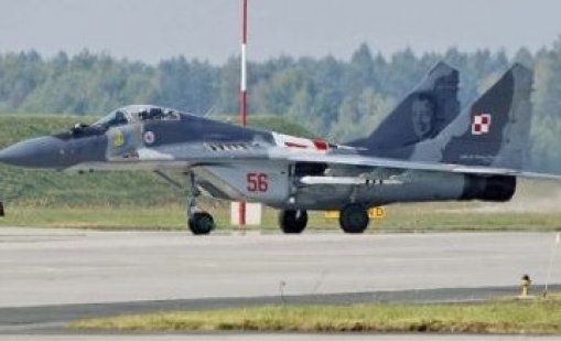 Полша вдигна бойни самолети по тревога