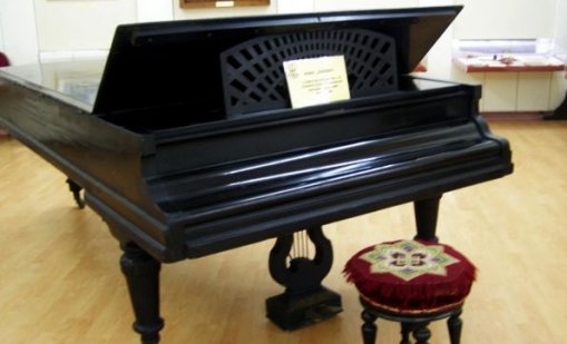 Събират средства за реставрация на исторически роял