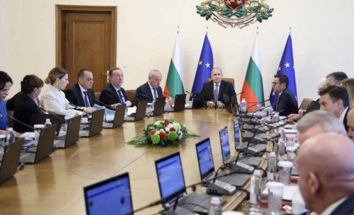 Отпуснаха пари на Варна и Аврен за компенсации на семействата, чиито деца не са били приети в ясли и градини