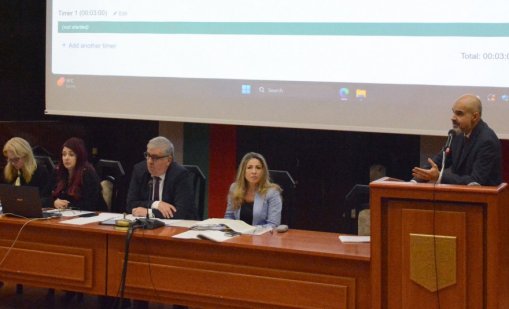 Напрежение на сесията заради "зелената зона" във Варна