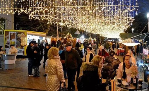 Коледен базар събира средства за брайлов компютър за незрящ студент от ТУ-Варна