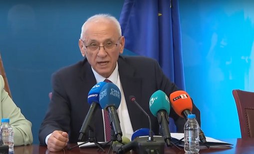Асен Василев и Силви Кирилов се сдърпаха за Националната детска болница