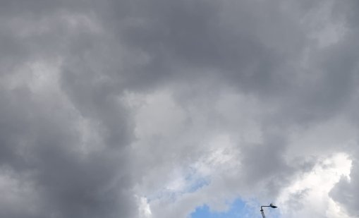 Слънчево време в част от страната днес, на места ще има валежи