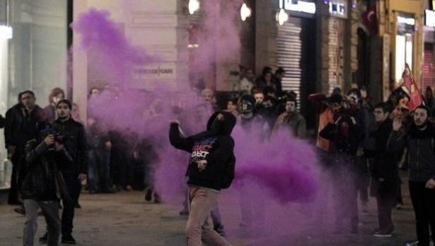 Масови протести избухнаха в Истанбул заради ограниченията в интернет