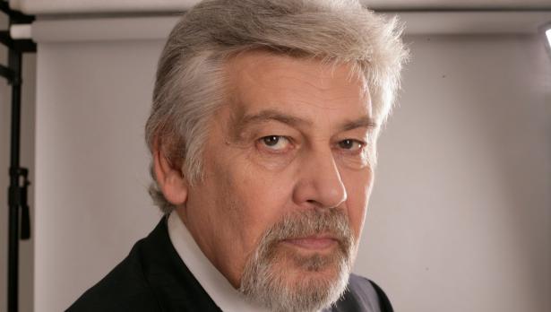 Стефан Данаилов преподава на последен клас