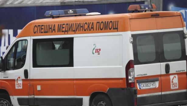 Пациент почина в Девин, линейките били на адрес
