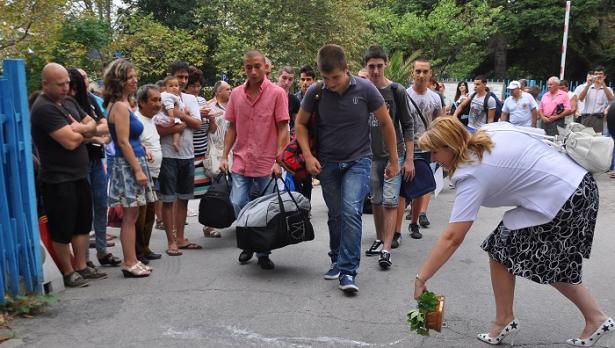 Пет момичета станаха курсанти в Морското училище (СНИМКИ)