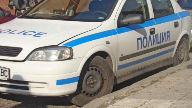 Пияница налетя на полицаи в “Чайка”