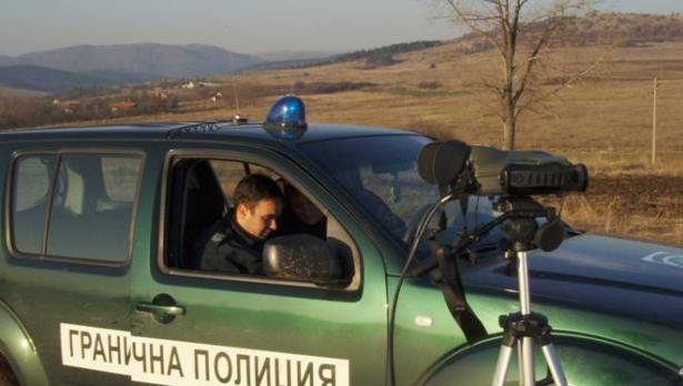 Гранична полиция с 10 нови високопроходими автомобила