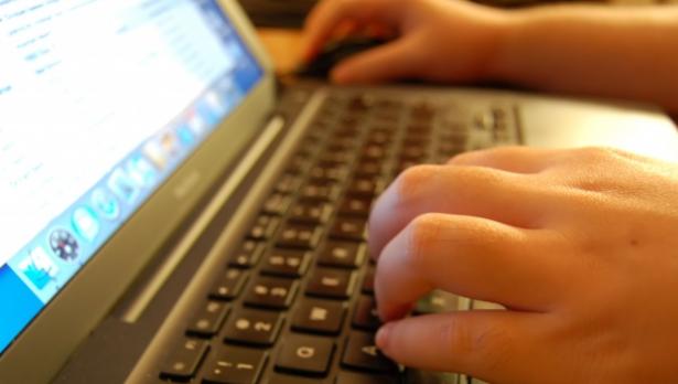 101 ученици на олимпиада по информатика във Варна
