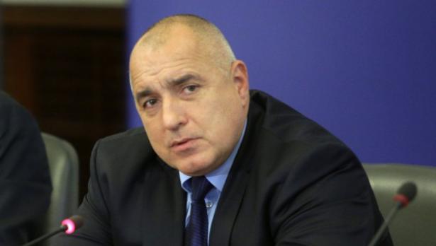 Помагаме на бежанците край Идомени с палатки