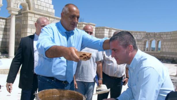 Работници цапали водата в Плиска