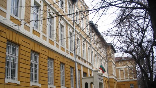 Директорът на училището по изкуствата с награда „Неофит Рилски“