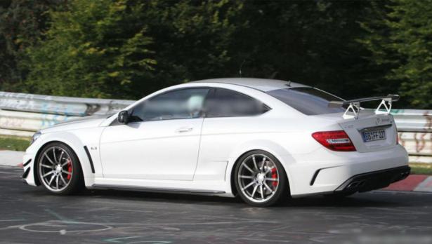 Mercedes-AMG разкри върховия C63 Coupe