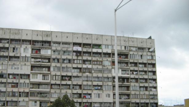 Депутати и чиновници купували апартаменти за жълти стотинки