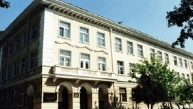 Закриват Автото. Учениците влизат в електротехникума