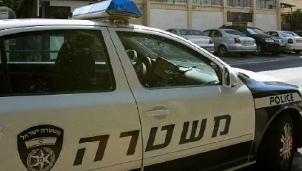 Палестинец вилня с нож в автобус в Тел Авив