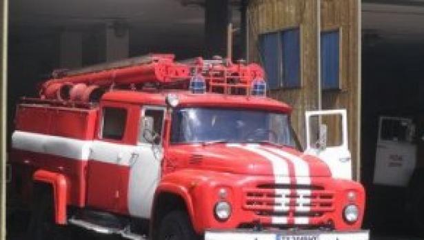 През уикенда горяха пощенски клон и сутерен