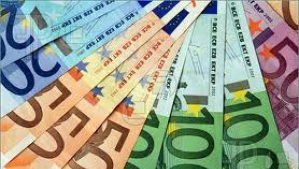 Гърците изтеглили 7 млрд. евро от банките за 40 дни