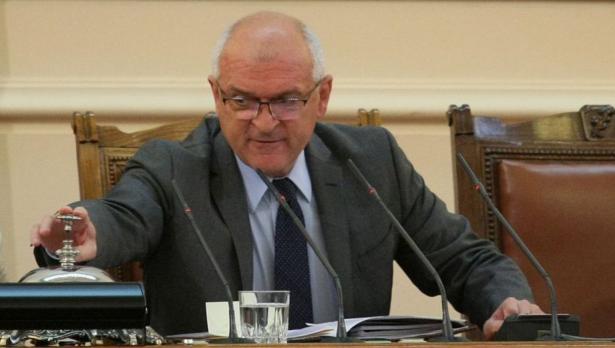 Депутатите от ГЕРБ даряват 1000 лв. от заплатите си за справяне с коронавируса