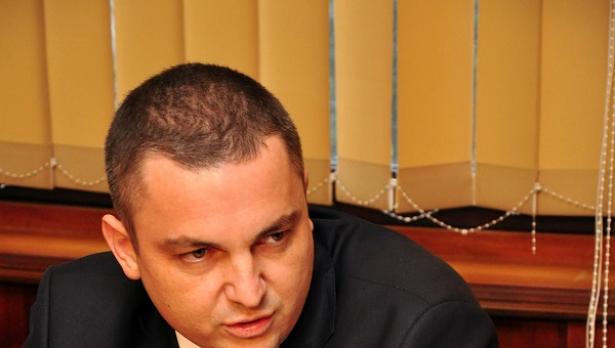 Портних вдигна жълт картон на районните кметове за чистотата
