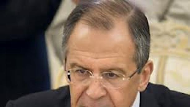 Протест с украинско знаме посрещна Лавров в София