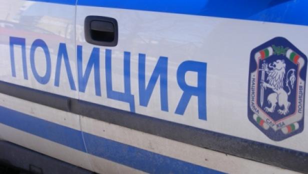 Младежи с голф потрошиха коли на бул. "Цар Освободител"