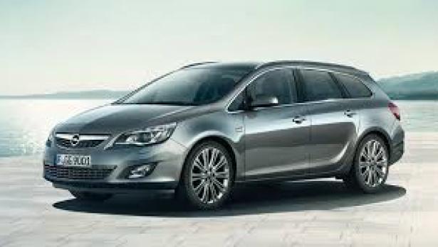 Първи снимки на новата Astra Sports Tourer