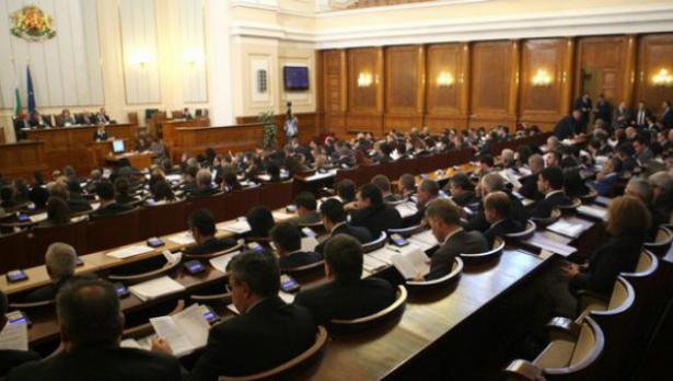 Липса на кворум провали пленарното заседание в НС