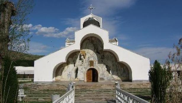 Ограбиха храма на Ванга
