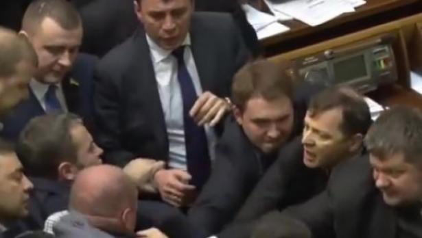 Бой в украинския парламент