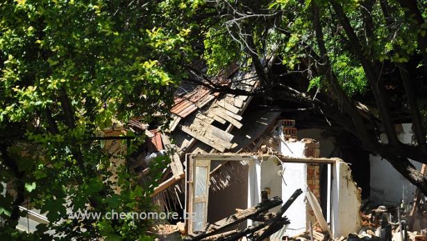 От днес плащат по 300 лева на пострадалите аспаруховци