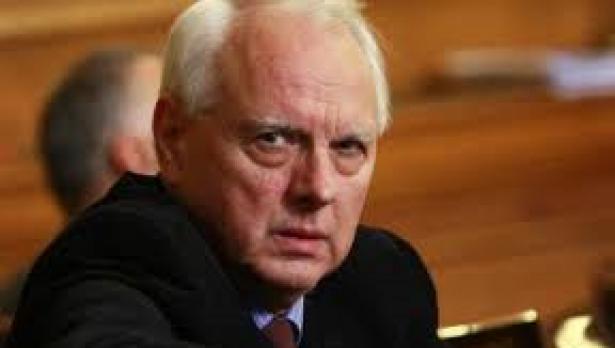 Искат край на Комисията по досиетата