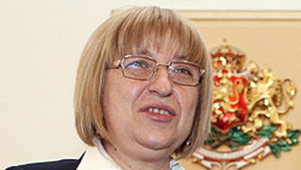 Цецка Цачева се надява скоро да има кабинет