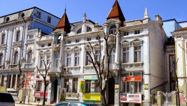 Спират движението на автомобили в центъра на Варна на Богоявление