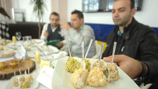 Ученици приготвиха френски разядки