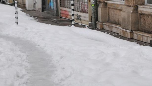 160 души минали през "Пирогов" заради леда за 24 часа