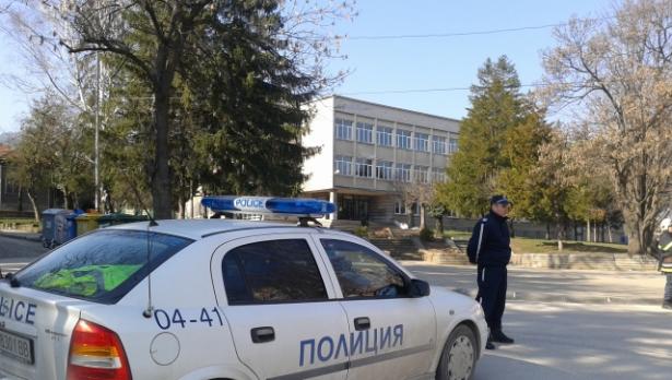Дисциплинарно производство срещу двама полицаи заради акцията в Лясковец