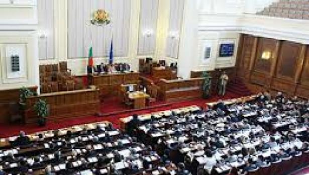 Парламентът ще гласува пети вот на недоверие за кабинета "Орешарски"
