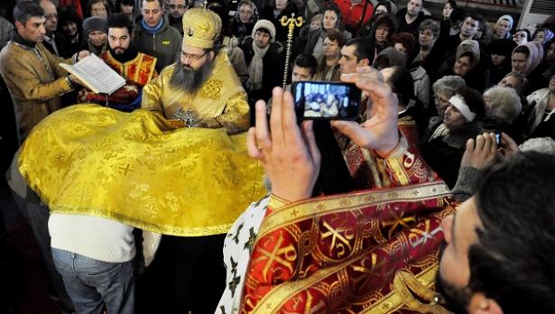 Удължават работното време на храмовете във Варна