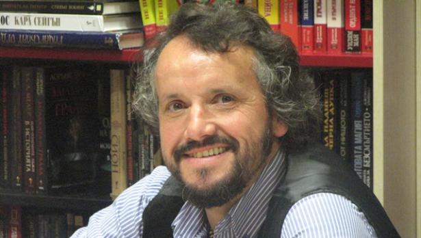 Калин Терзийски представя книга във Варна